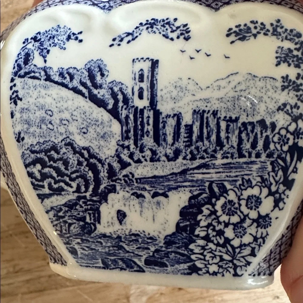 Sadler “Afternoon Tea” Abbey Falls Mini Teapot – Made in England blue white